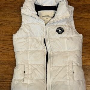 Abercrombie & Fitch Cream Puffer Vest